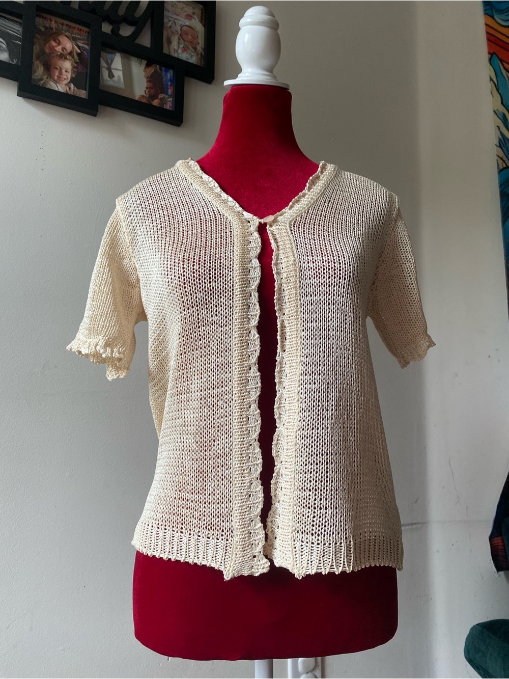 Vintage Sag Harbor Cream Short-Sleeve Ruffle-Edge Knit Cardigan
